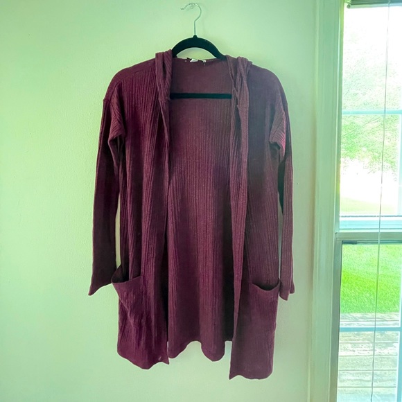 American Eagle Outfitters Sweaters - Lowered! 💥 Women’s AEO Maroon Cardigan (with hood and pockets)